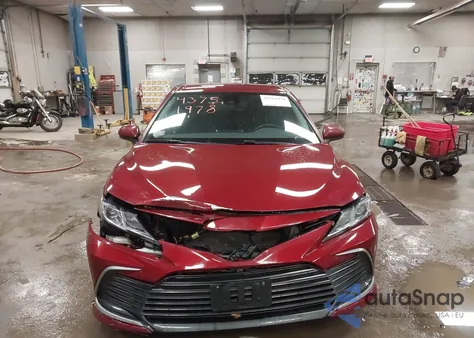 2021 Toyota Camry Le Hybrid z USA, uszkodzony, nr VIN 4T1C31AK0MU031723
